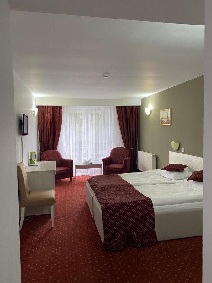 Hotel Miraj - Restaurant & Sauna & Biliard Poiana Brašov Pokoj fotografie