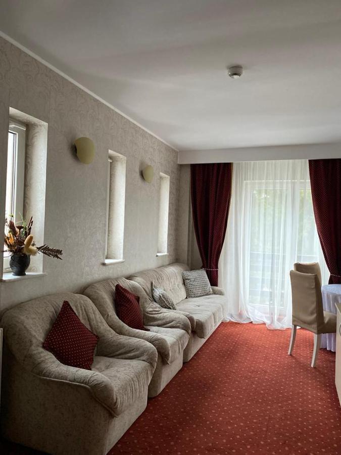 Hotel Miraj - Restaurant & Sauna & Biliard Poiana Brašov Exteriér fotografie