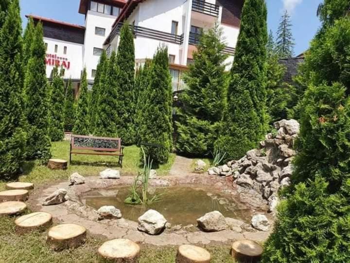 Hotel Miraj - Restaurant & Sauna & Biliard Poiana Brašov Exteriér fotografie