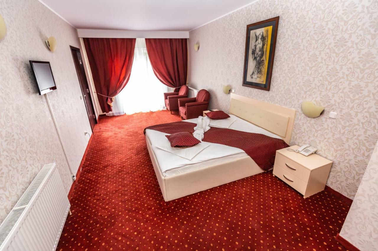 Hotel Miraj - Restaurant & Sauna & Biliard Poiana Brašov Exteriér fotografie