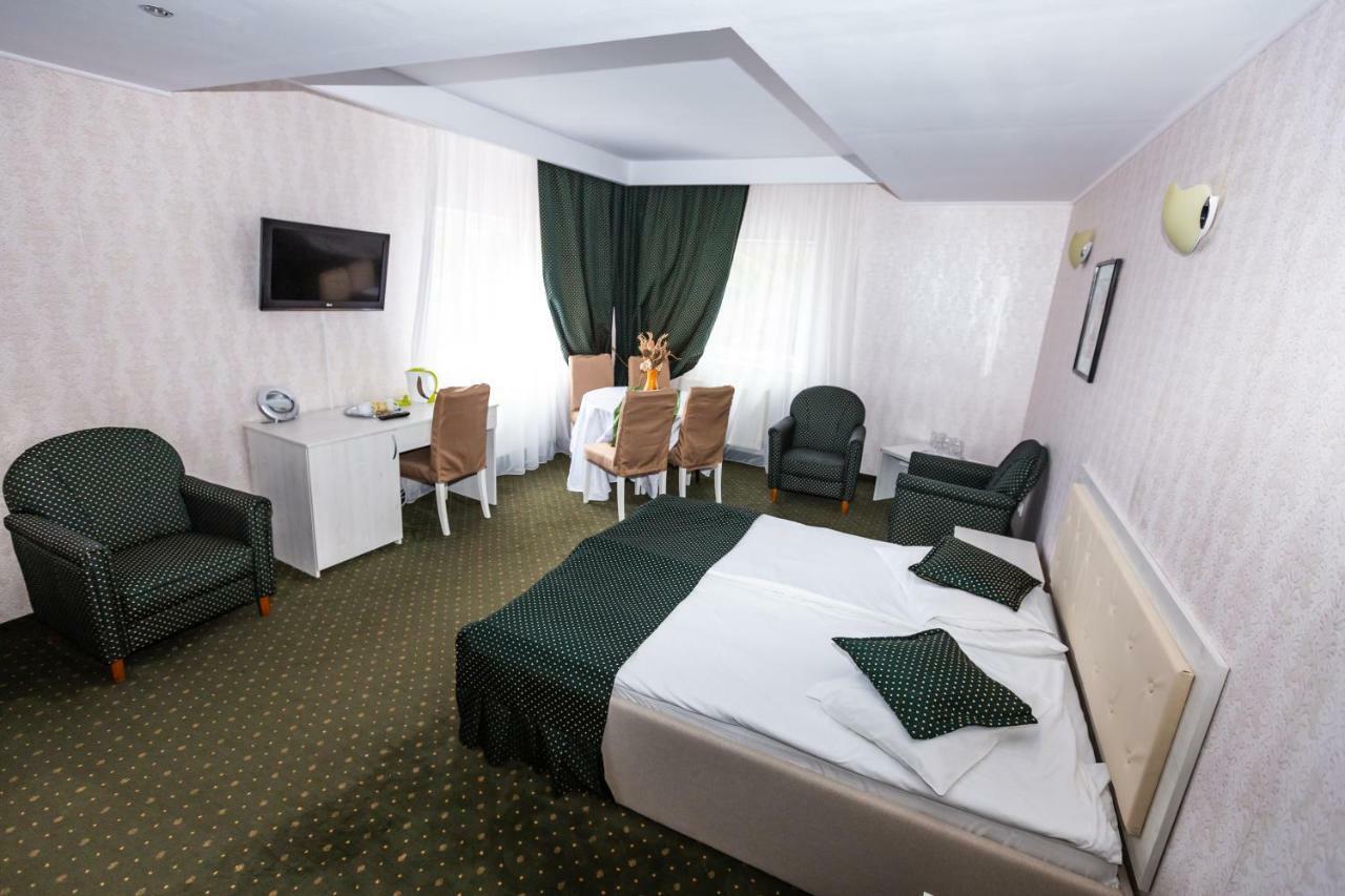 Hotel Miraj - Restaurant & Sauna & Biliard Poiana Brašov Exteriér fotografie