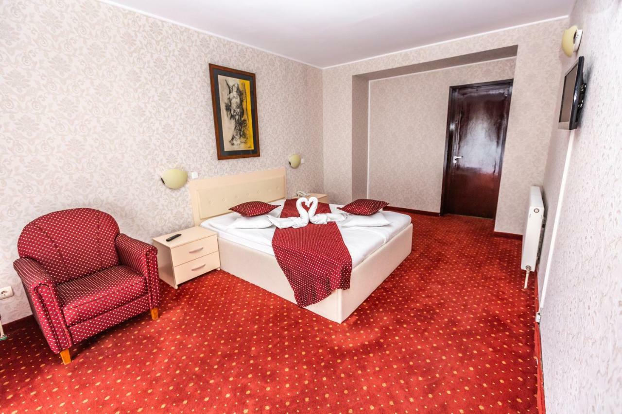 Hotel Miraj - Restaurant & Sauna & Biliard Poiana Brašov Exteriér fotografie