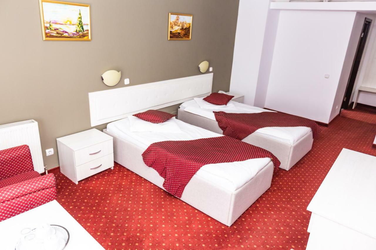 Hotel Miraj - Restaurant & Sauna & Biliard Poiana Brašov Exteriér fotografie