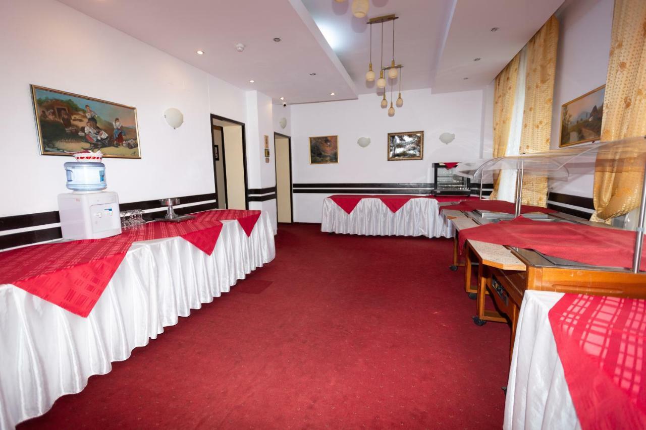 Hotel Miraj - Restaurant & Sauna & Biliard Poiana Brašov Exteriér fotografie